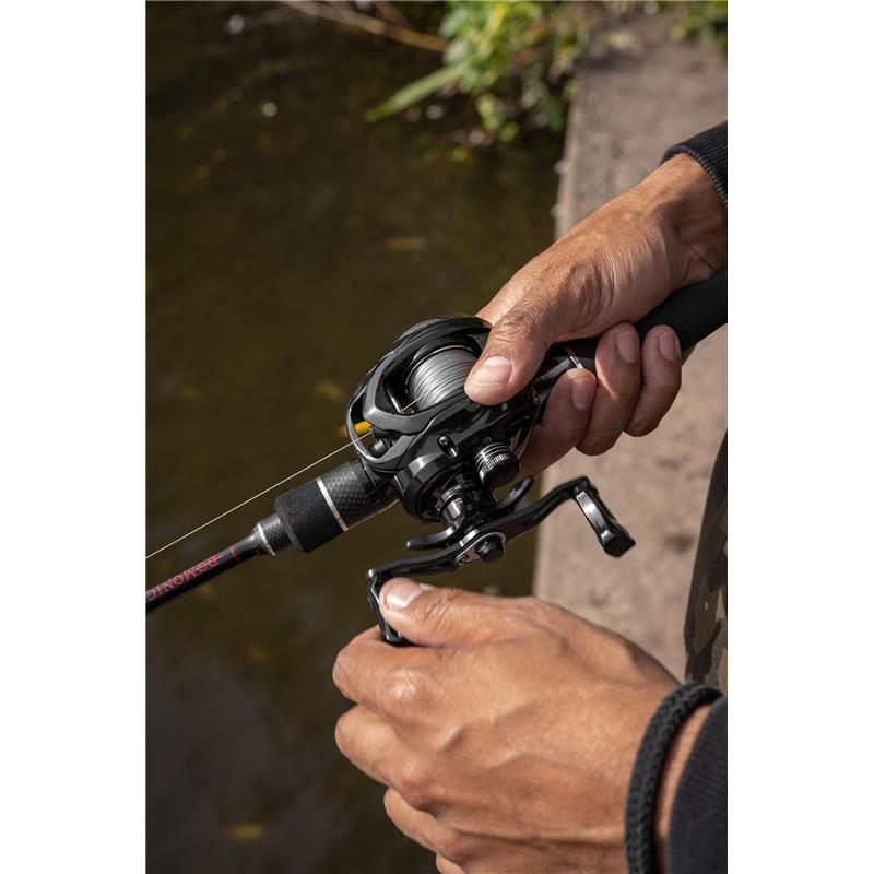 Carrete Zebco Demonic All Black Baitcaster 150 LHW - Tienda Bass