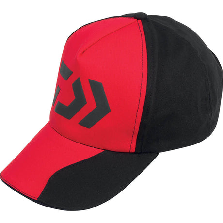 Gorra Daiwa Negra/Roja - Tienda Bass